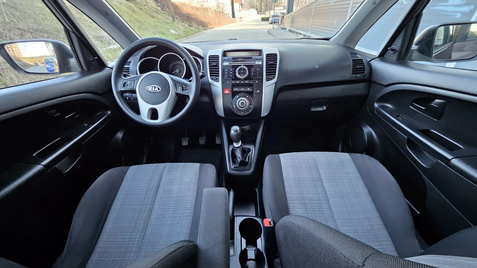 Kia Venga 1.4 CRDI - изображение 10