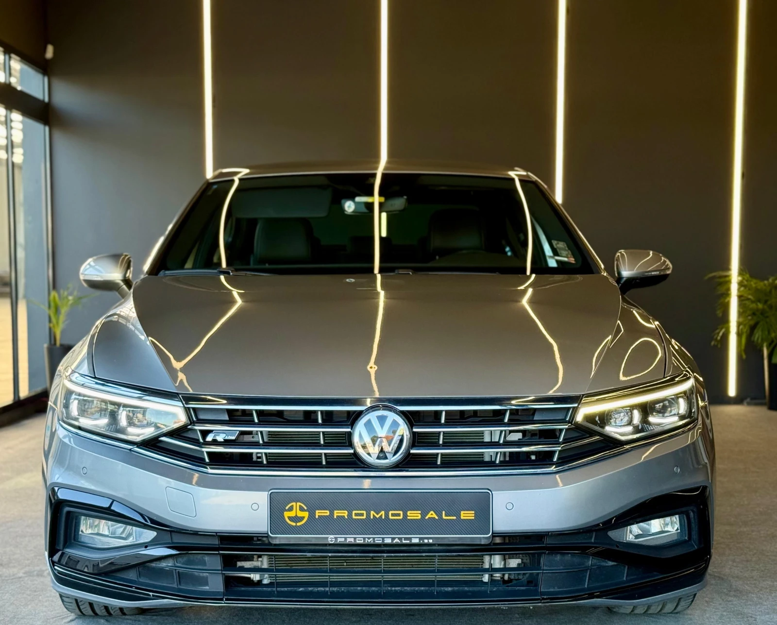 VW Passat R-Line* BlindSpot* Keyless* IQ Lights* Лизинг* 360 - изображение 2