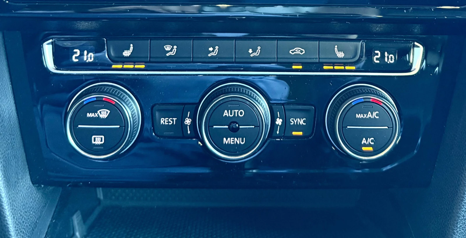 VW Passat R-Line* BlindSpot* Keyless* IQ Lights* * 360 | Mobile.bg   13