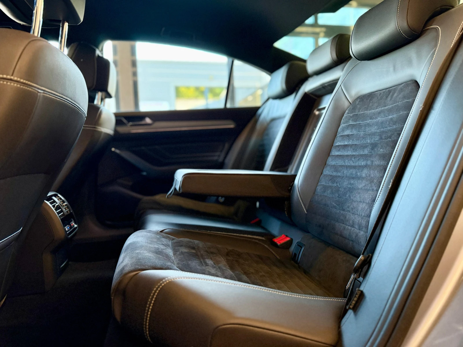 VW Passat R-Line* BlindSpot* Keyless* IQ Lights* * 360 | Mobile.bg   14