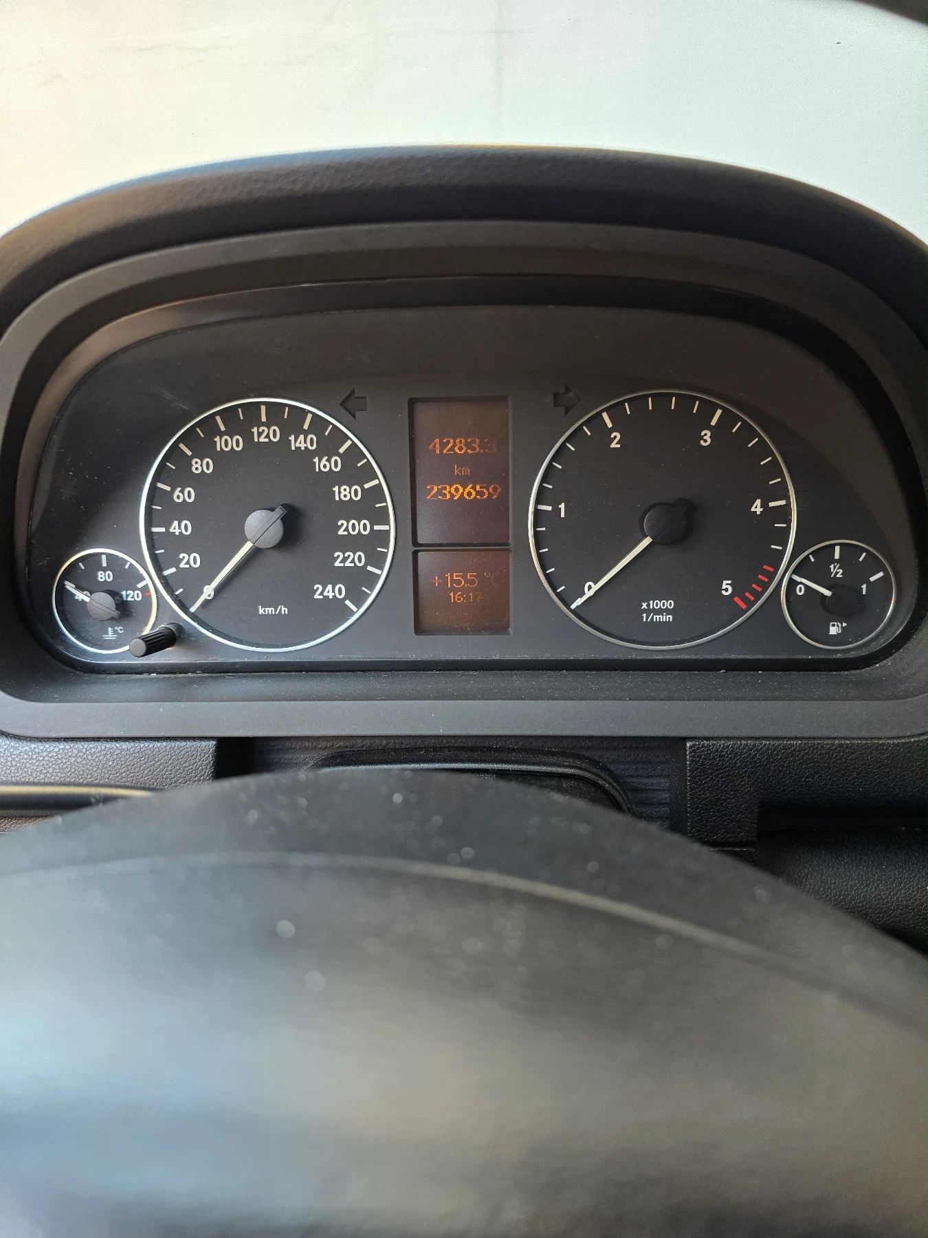 Mercedes-Benz A 180 1.8 - изображение 9