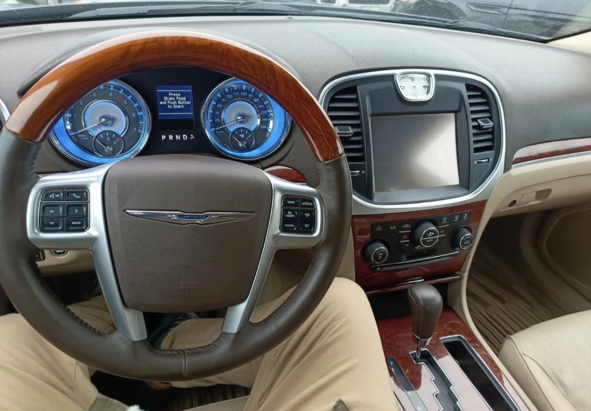 Chrysler 300c 5.7 HEMI * * AWD * * ОБДУХВАНЕ * * ПОДГРЕВИ * *  - изображение 5