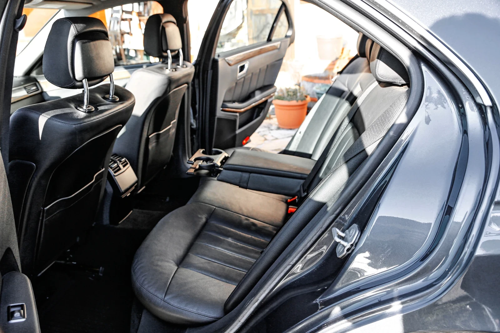 Mercedes-Benz E 220 ELEGANT  - изображение 10