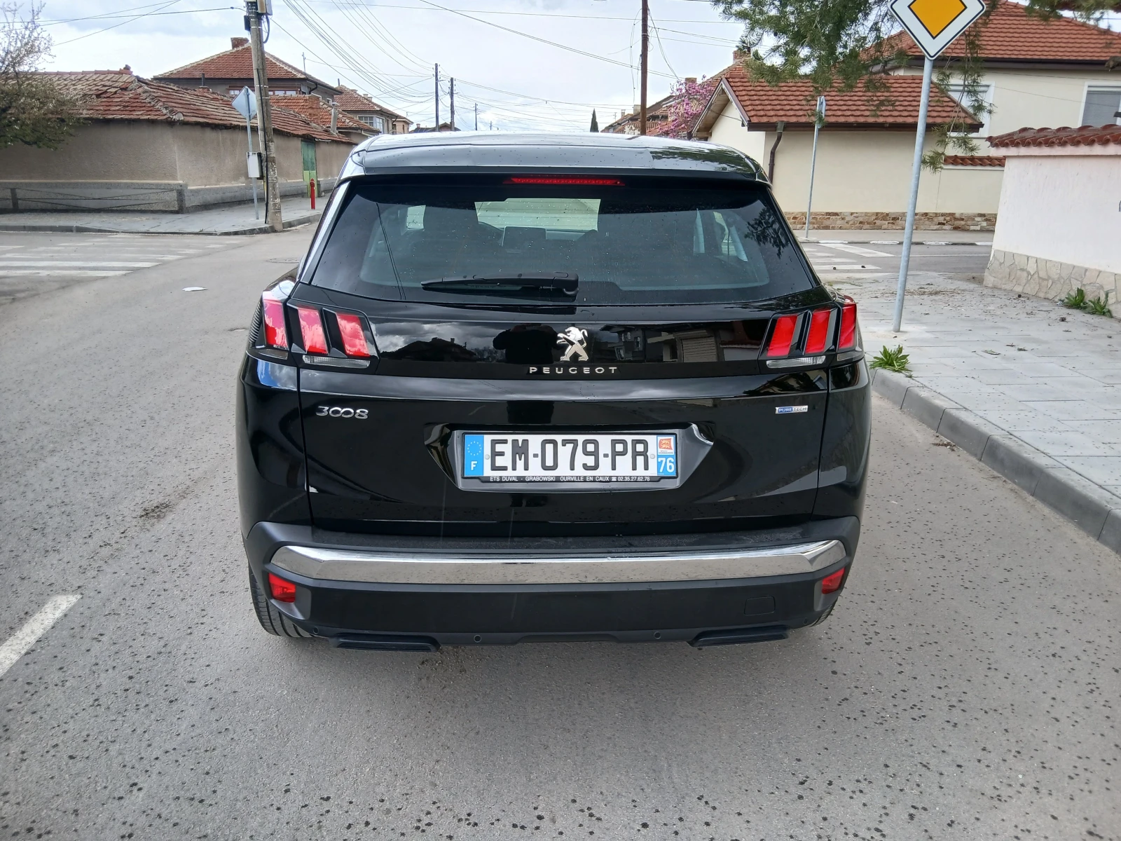 Peugeot 3008 1.2 PureTech Active ПЪЛНА СЕРВИЗНА ИСТОРИЯ, снимка 4 - Автомобили и джипове - 53405403