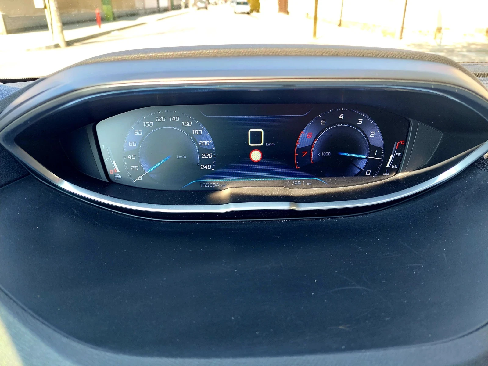 Peugeot 3008 1.2 PureTech Active ПЪЛНА СЕРВИЗНА ИСТОРИЯ, снимка 13 - Автомобили и джипове - 53405403