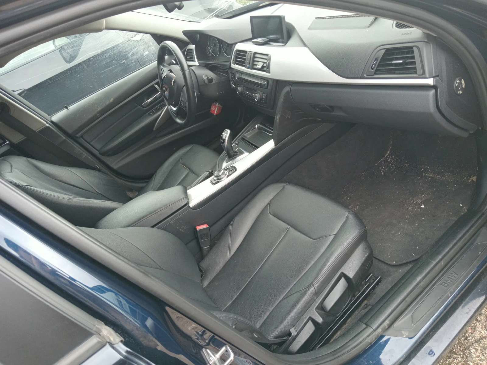 BMW 320 2.0D, снимка 8 - Автомобили и джипове - 54122101