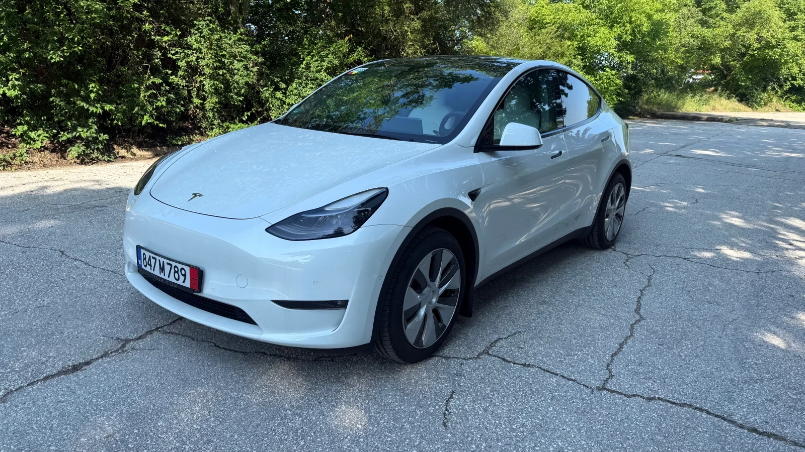 Tesla Model Y LONG RANGE DUAL MOTOR AWD