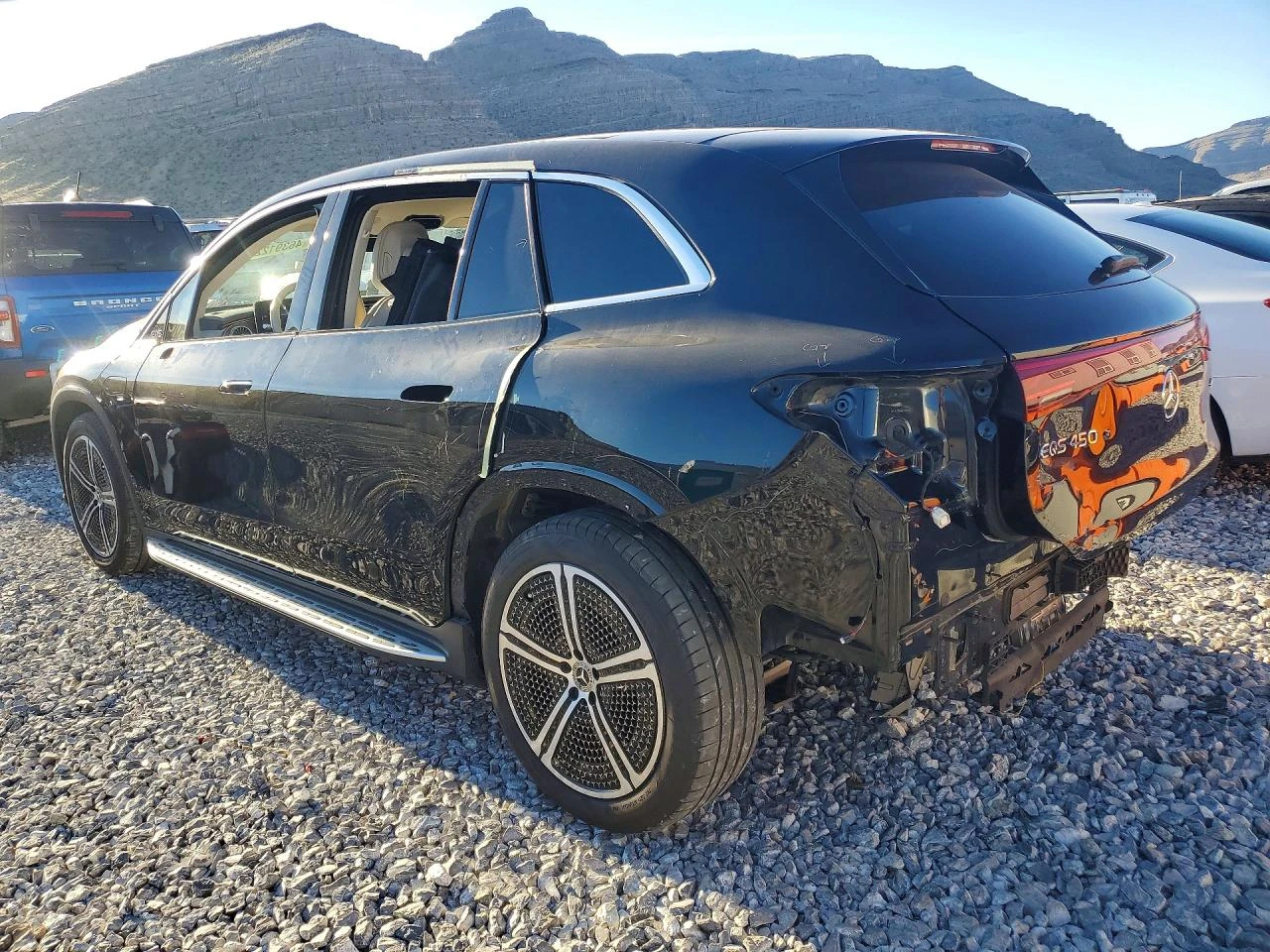Mercedes-Benz EQS Suv 450 4Matic, снимка 2 - Автомобили и джипове - 54558044