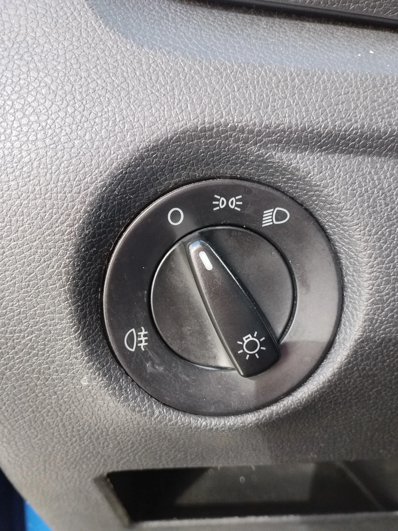 Skoda Fabia, снимка 14 - Автомобили и джипове - 54878342