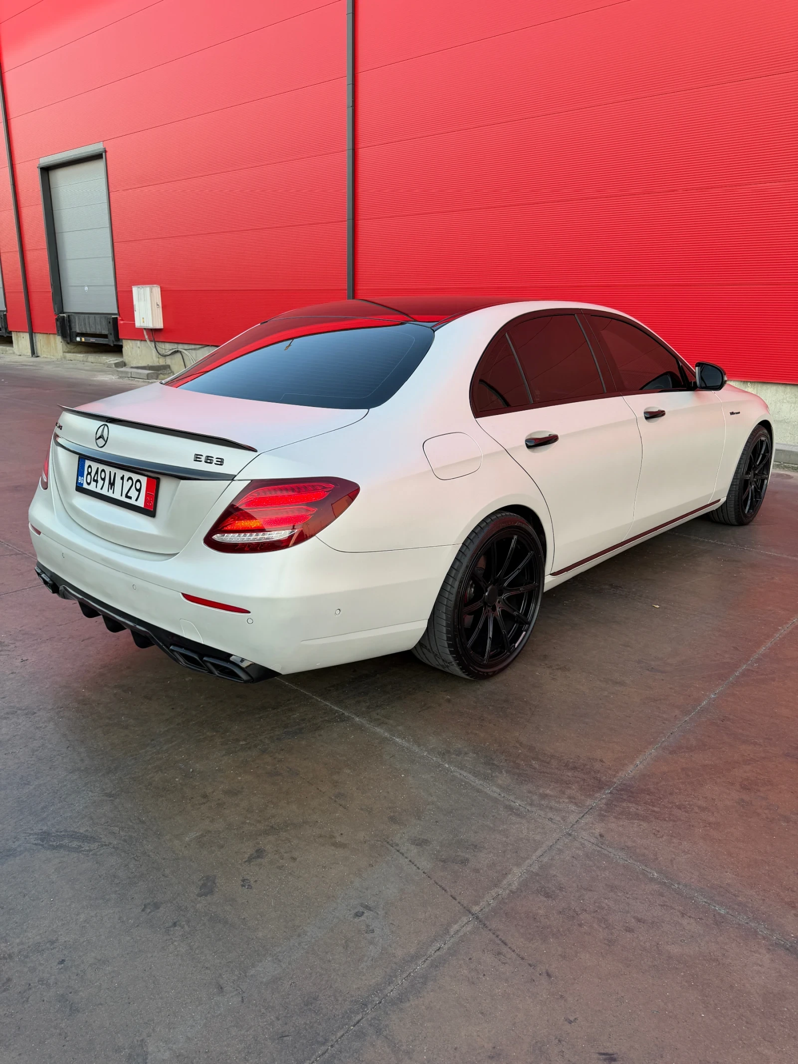 Mercedes-Benz E 220 AMG pack 6.3, снимка 6 - Автомобили и джипове - 55128819