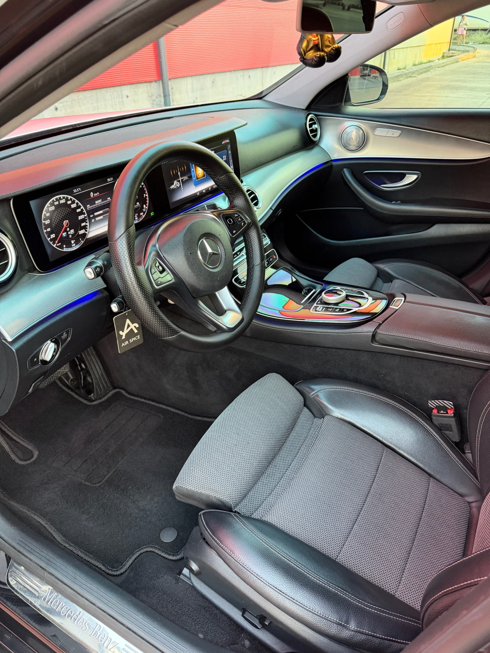 Mercedes-Benz E 220 AMG pack 6.3, снимка 8 - Автомобили и джипове - 55128819