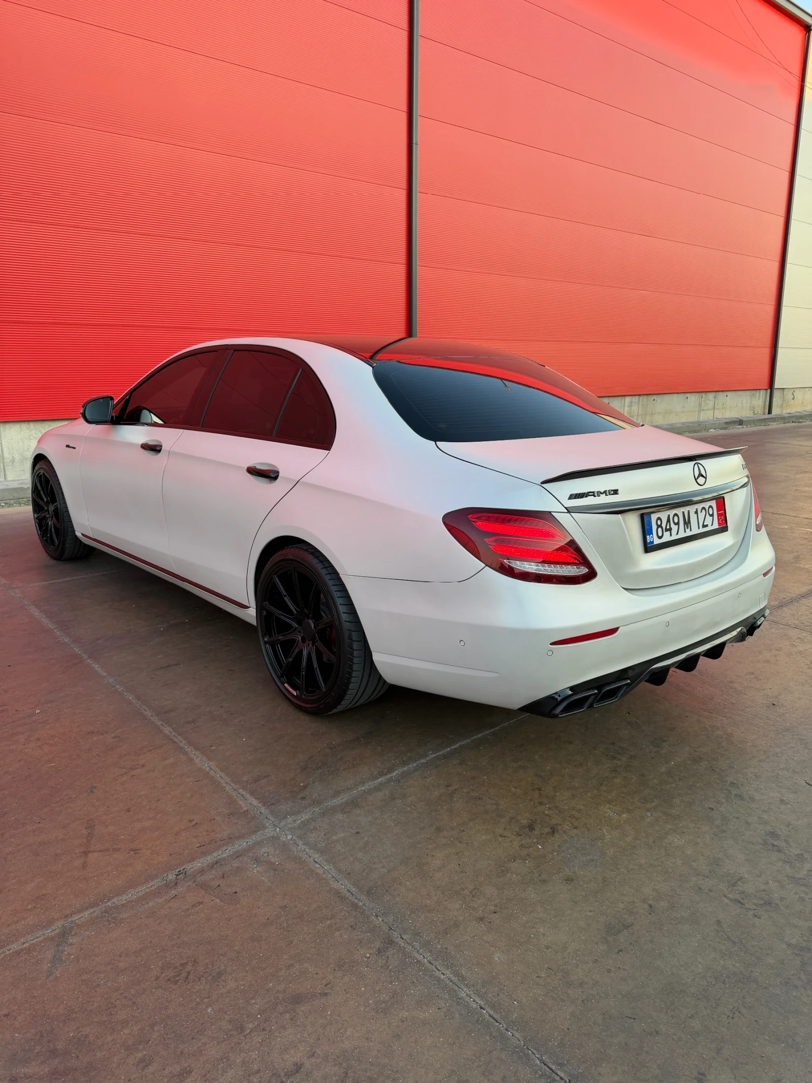 Mercedes-Benz E 220 AMG pack 6.3, снимка 5 - Автомобили и джипове - 55128819