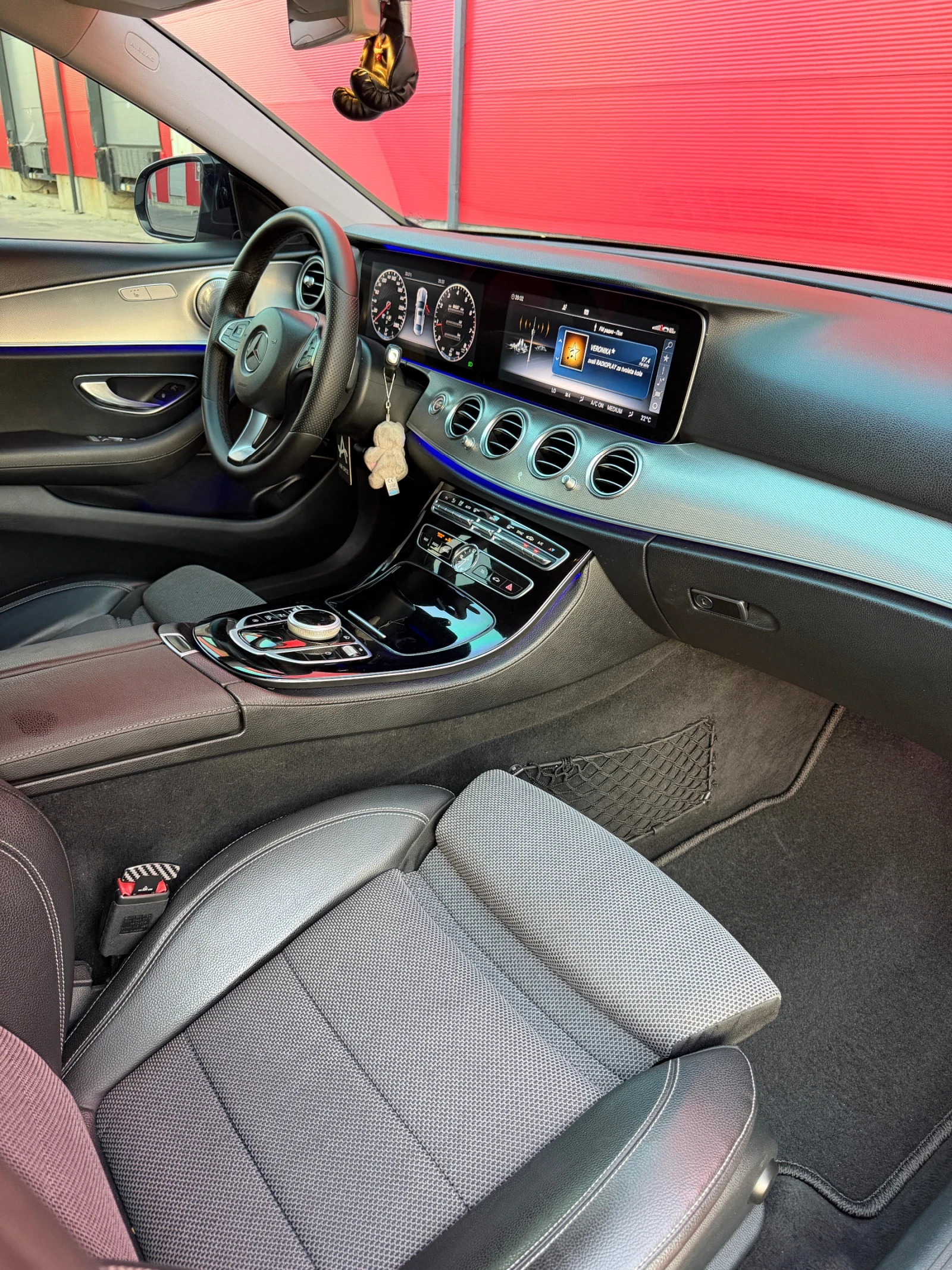 Mercedes-Benz E 220 AMG pack 6.3, снимка 12 - Автомобили и джипове - 55128819