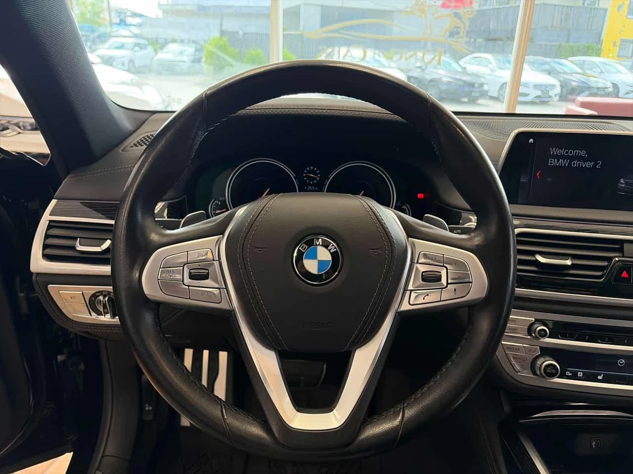 BMW 750 * xDrive Sedan * CARFAX * БЕЗ ПЪРВОНАЧАЛНА ВНОСКА, снимка 8 - Автомобили и джипове - 55677681