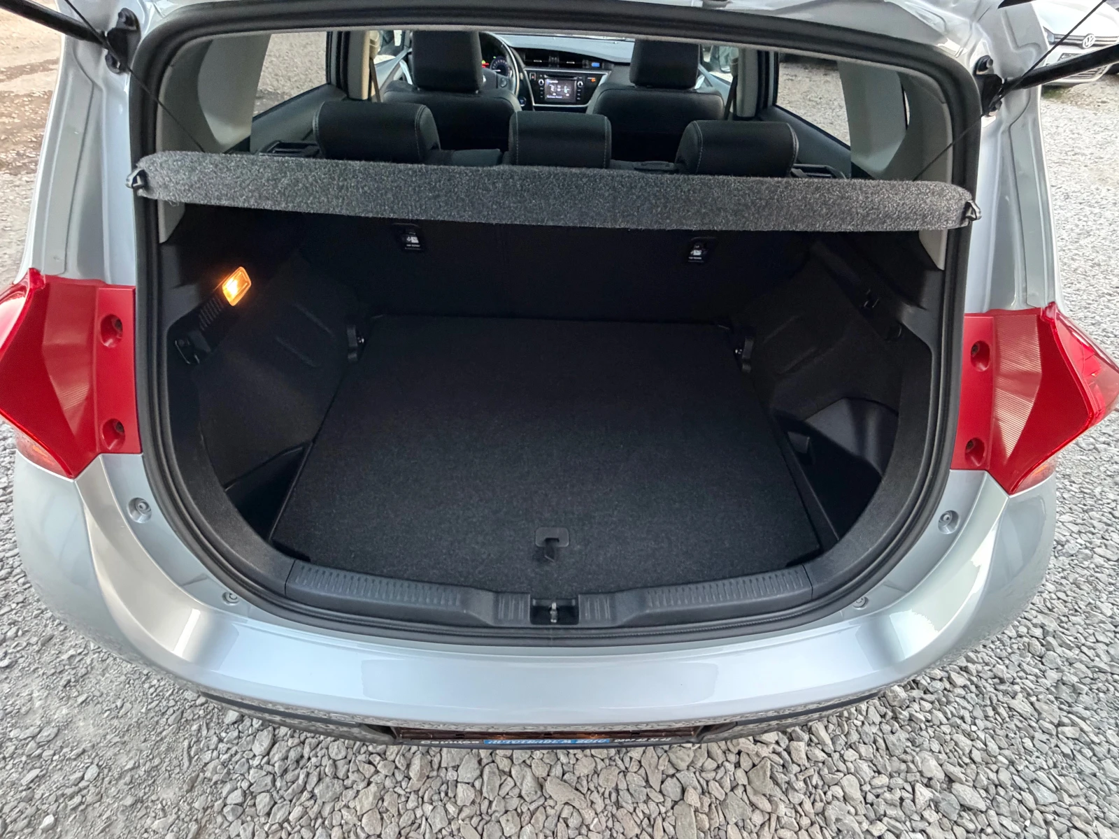 Toyota Auris Benzin/Hybrid* TOP* PANORAMA* 108900KM, снимка 7 - Автомобили и джипове - 55982069
