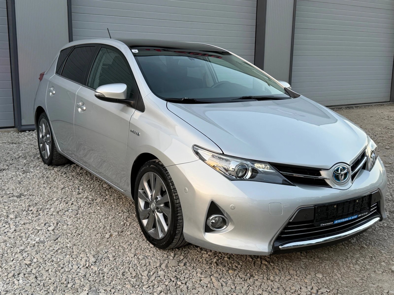 Toyota Auris Benzin/Hybrid* TOP* PANORAMA* 108900KM, снимка 3 - Автомобили и джипове - 55982069