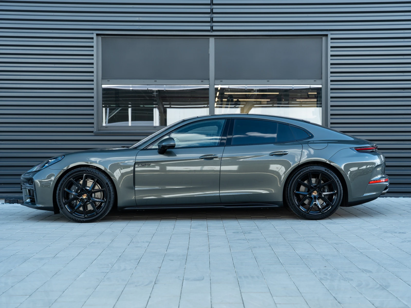Porsche Panamera 4 E-Hybrid, снимка 2 - Автомобили и джипове - 56067755