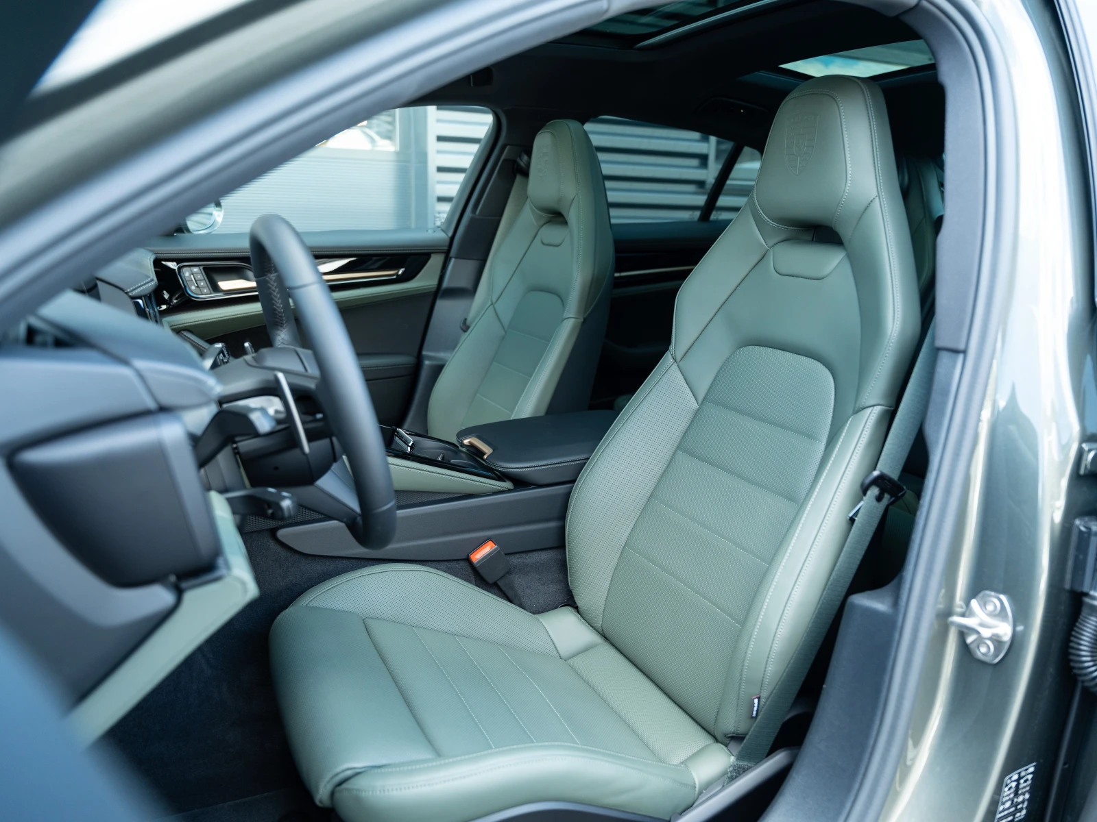 Porsche Panamera 4 E-Hybrid, снимка 7 - Автомобили и джипове - 56067755