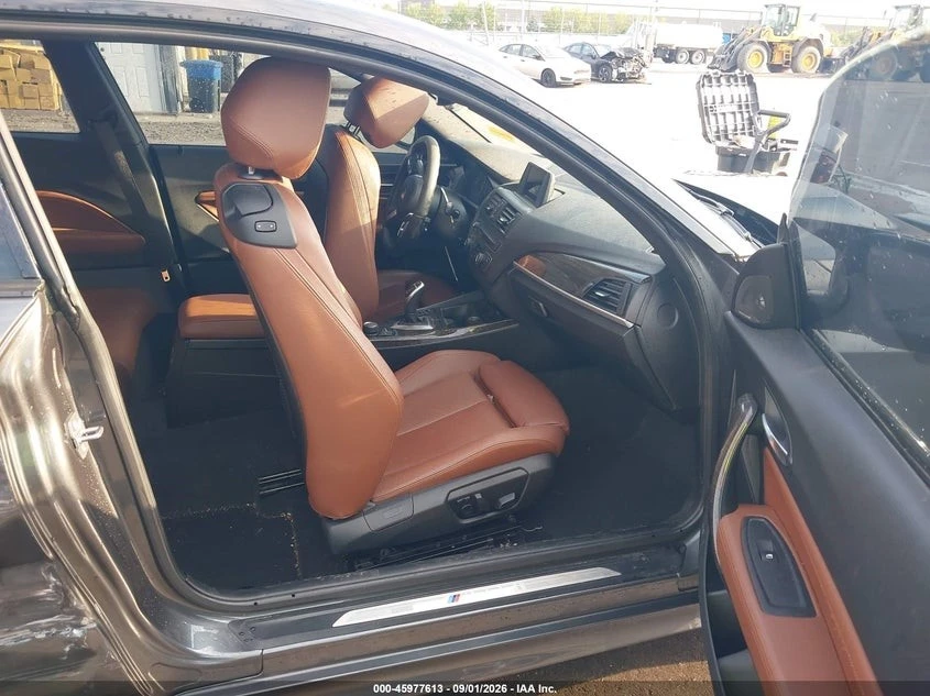 BMW 235 M-SPORT* XDRIVE* HARMAN KARDON* КОЖА* ПОДГРЕВ* ШИБ, снимка 4 - Автомобили и джипове - 56105339
