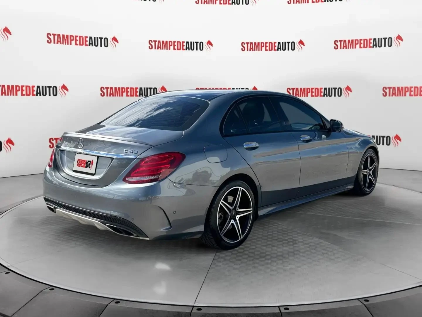 Mercedes-Benz C 43 AMG 4MATIC Цена до България & АвтоКредит, снимка 4 - Автомобили и джипове - 56119339
