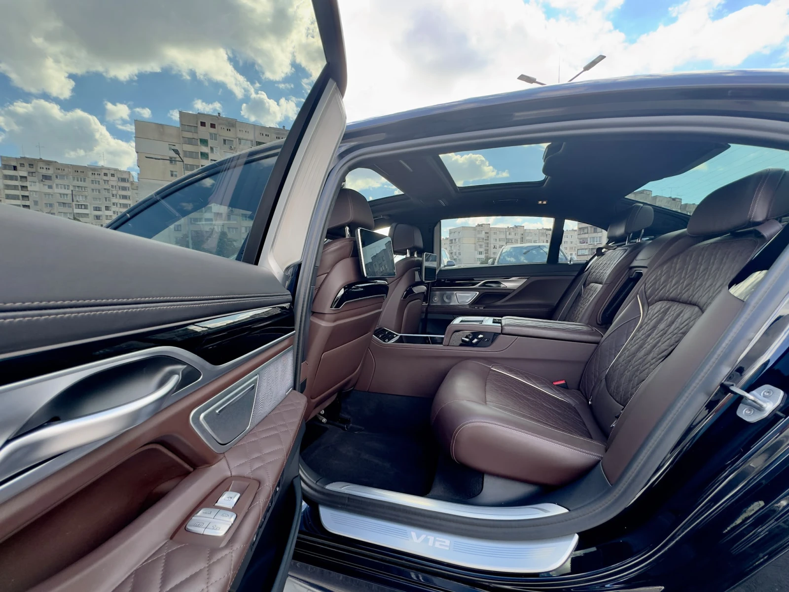 BMW 760 Li V12 xDrive , снимка 9 - Автомобили и джипове - 56208347