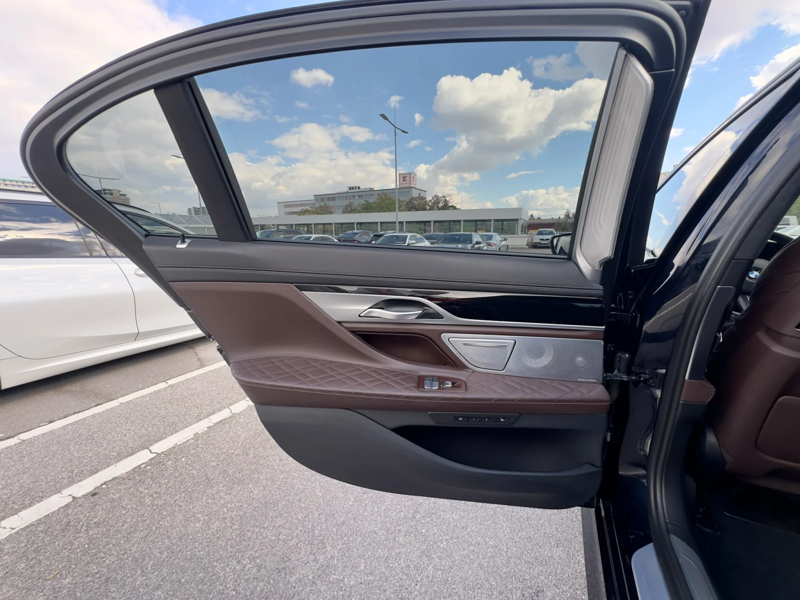 BMW 760 Li V12 xDrive , снимка 11 - Автомобили и джипове - 56208347