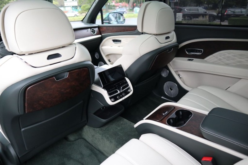 Bentley Bentayga V8/ LONG/ FIRST EDITION/AZURE/4-SEATS/ NAIM/ PANO/, снимка 16 - Автомобили и джипове - 43624853