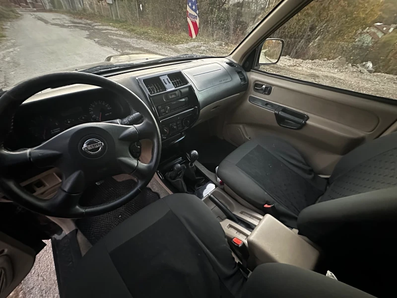 Nissan Terrano, снимка 13 - Автомобили и джипове - 48770770