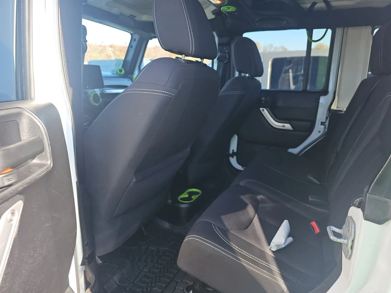 Jeep Wrangler Unlimited Sahara* , снимка 9 - Автомобили и джипове - 52498611