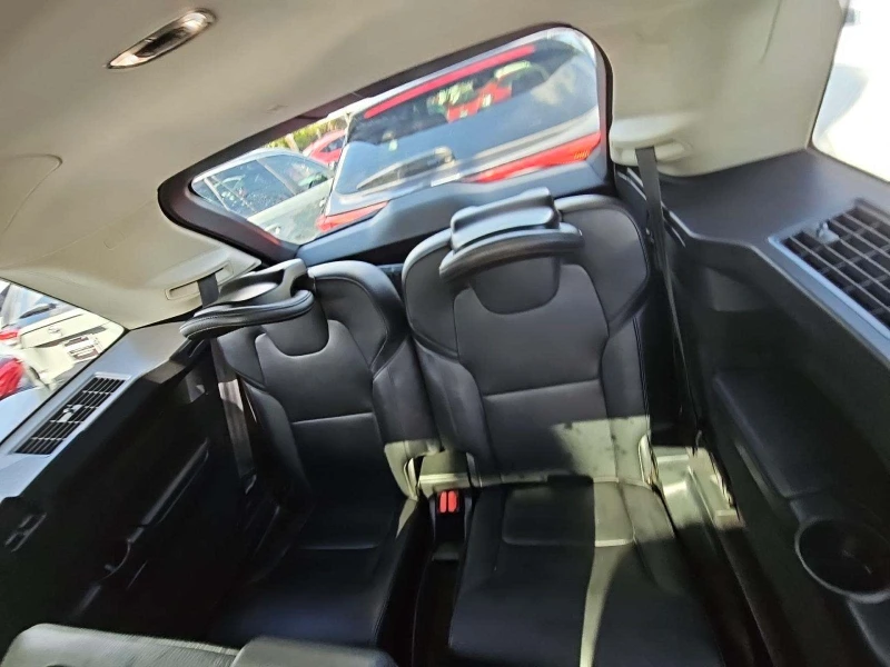 Volvo Xc90  Momentum 7-Passenger, снимка 11 - Автомобили и джипове - 52754030