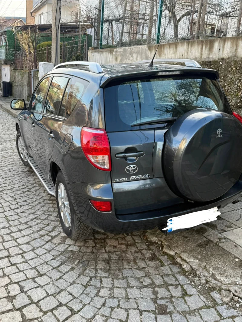 Toyota Rav4 2.2 D4D, снимка 4 - Автомобили и джипове - 53341907