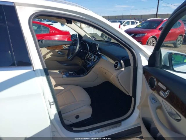 Mercedes-Benz GLC 300 ПОДГРЕВ* КАМЕРА* КЕЙЛЕС* LANE* ASSIST, снимка 5 - Автомобили и джипове - 53007409