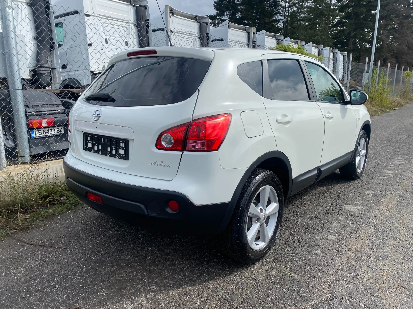 Nissan Qashqai 2.0 i  4x4, КОЖА, НАВИ, КАМЕРА, ПАНОРАМА, KEYLESS, - изображение 4