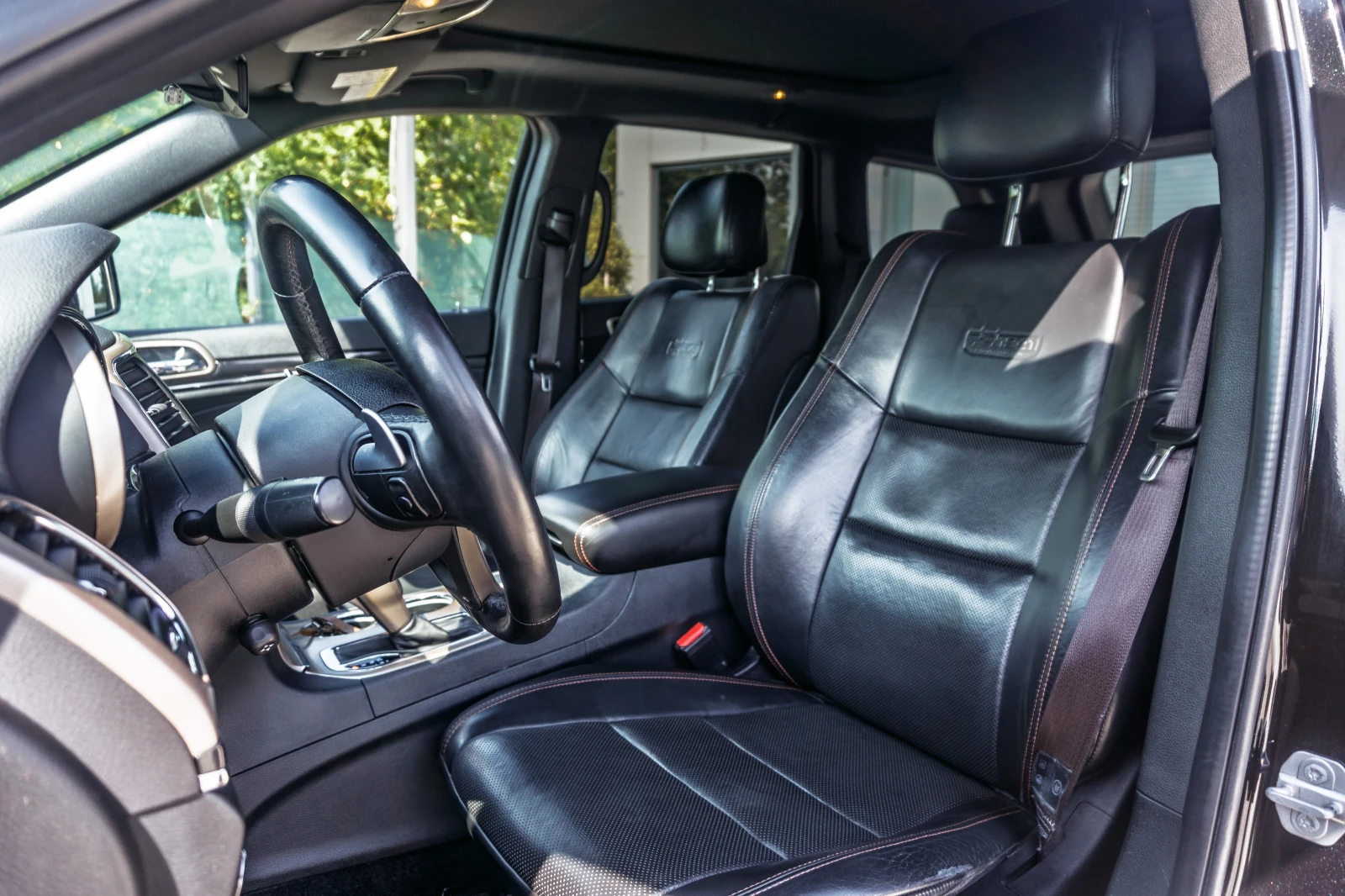 Jeep Grand cherokee 75th Anniversary-4x4-6М Гаранция - РЕАЛНИ КМ! - изображение 9
