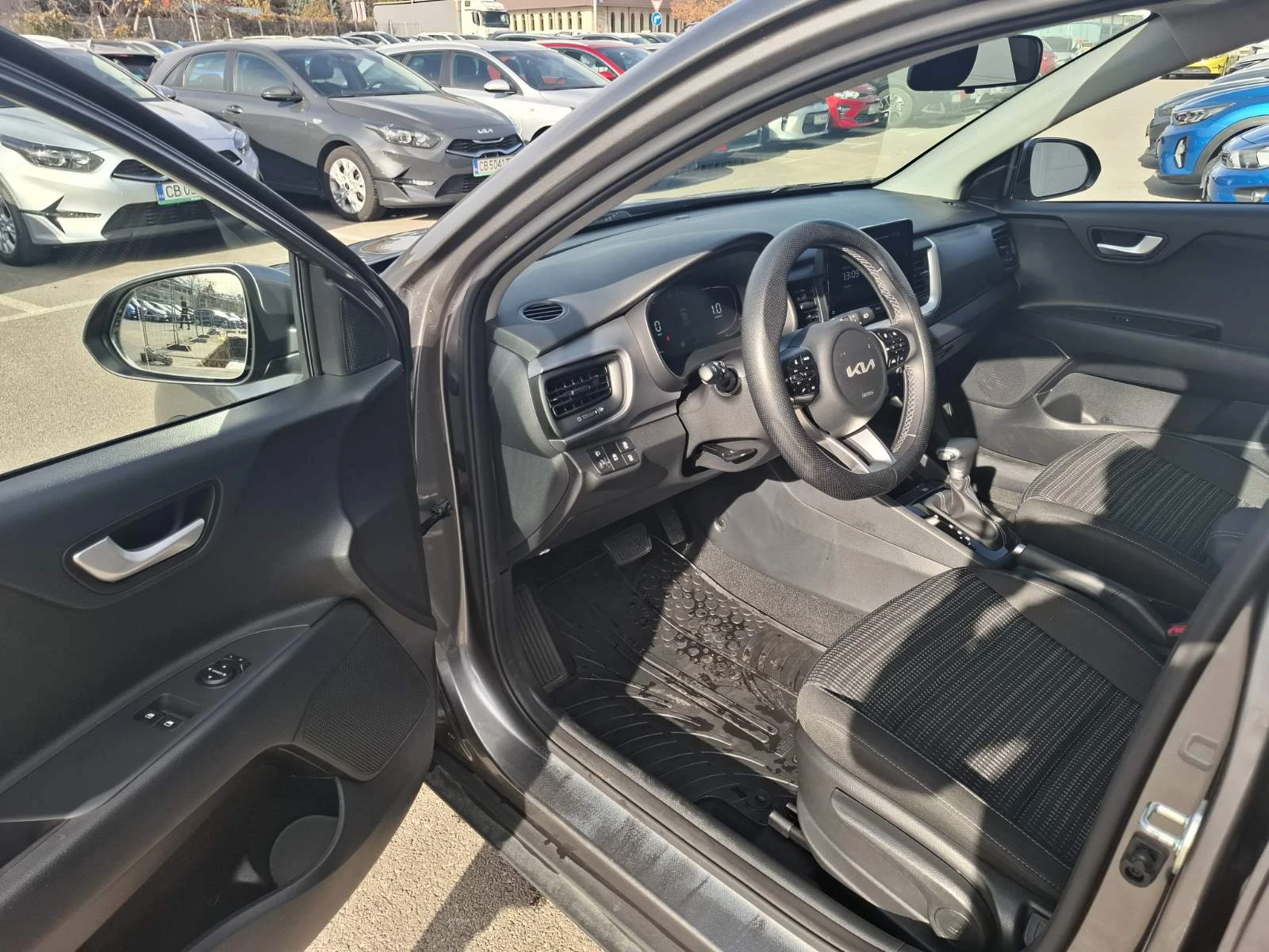 Kia Stonic 1.0 ТУРБО ГАРАНЦИЯ - изображение 9