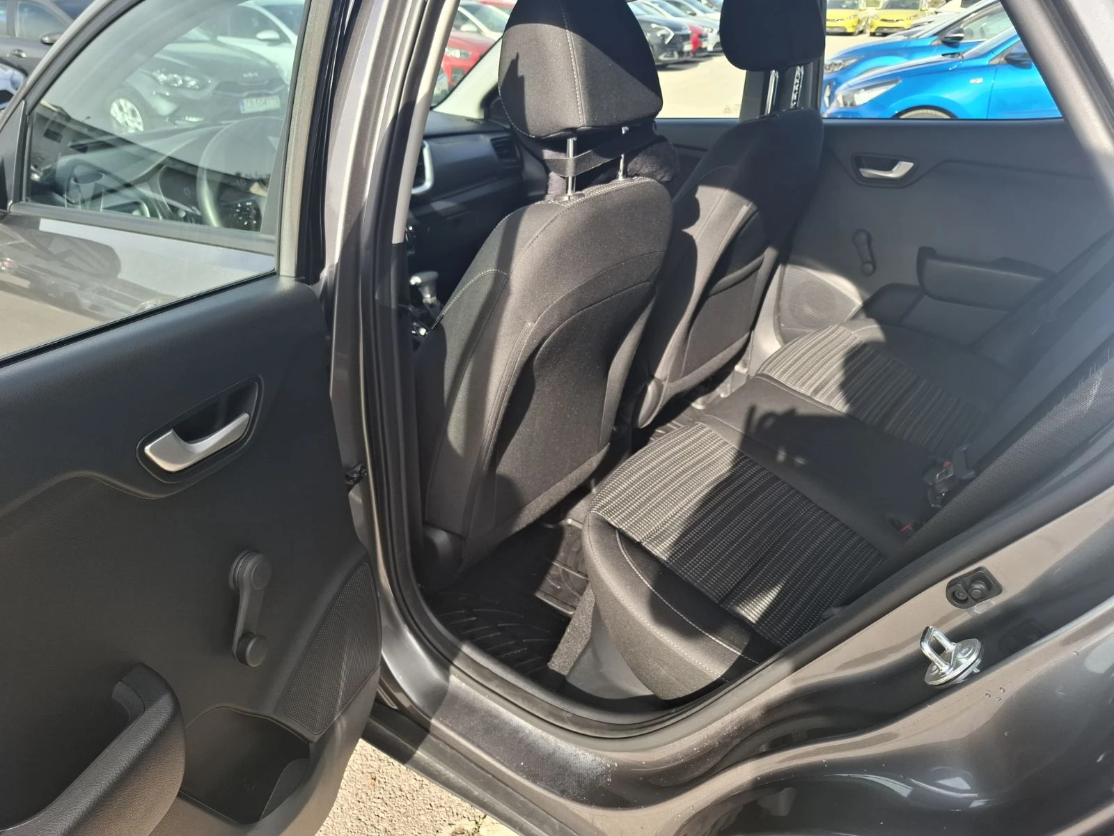 Kia Stonic 1.0 ТУРБО ГАРАНЦИЯ - изображение 7