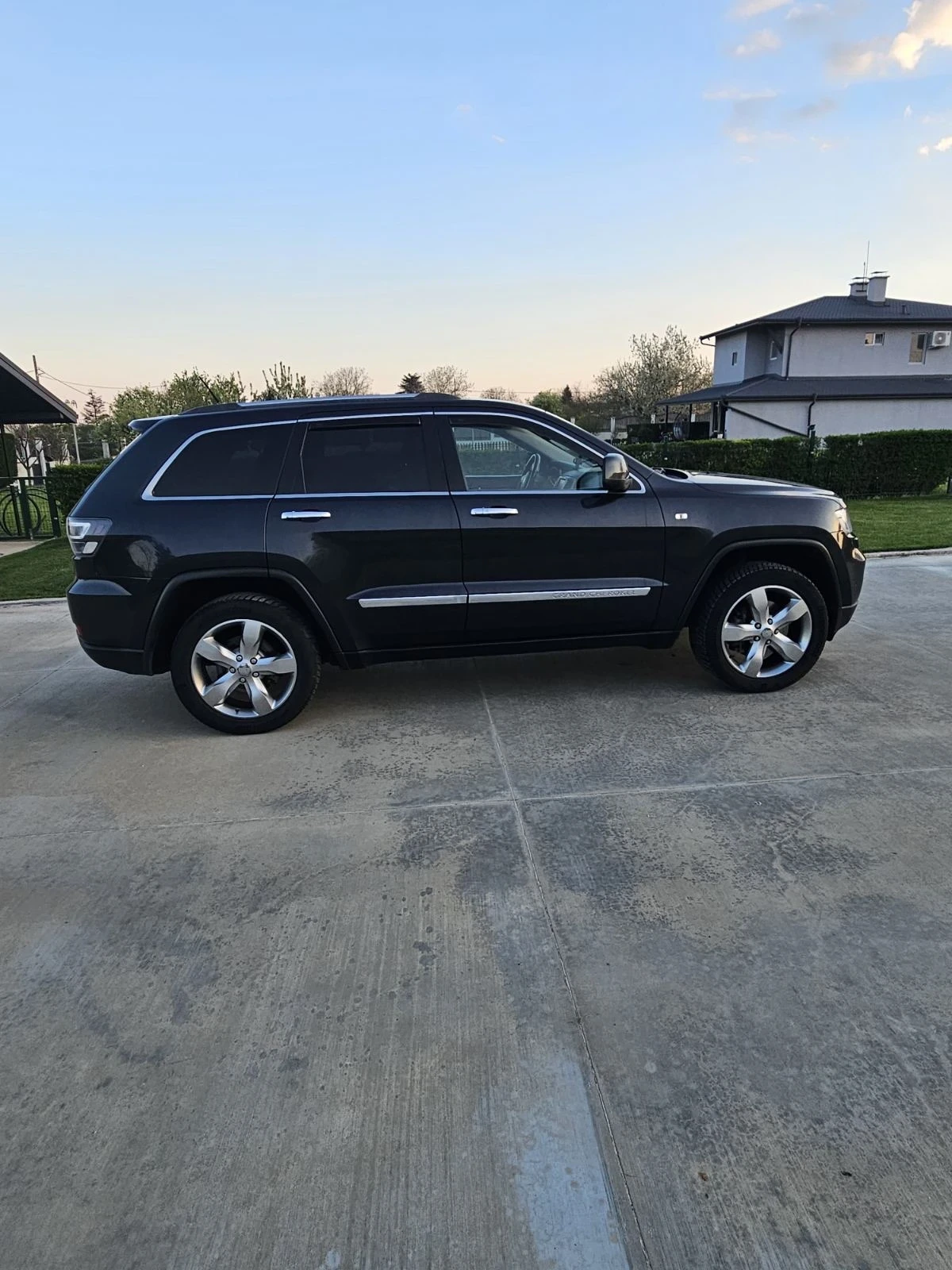 Jeep Cherokee Overland, снимка 13 - Автомобили и джипове - 54314520