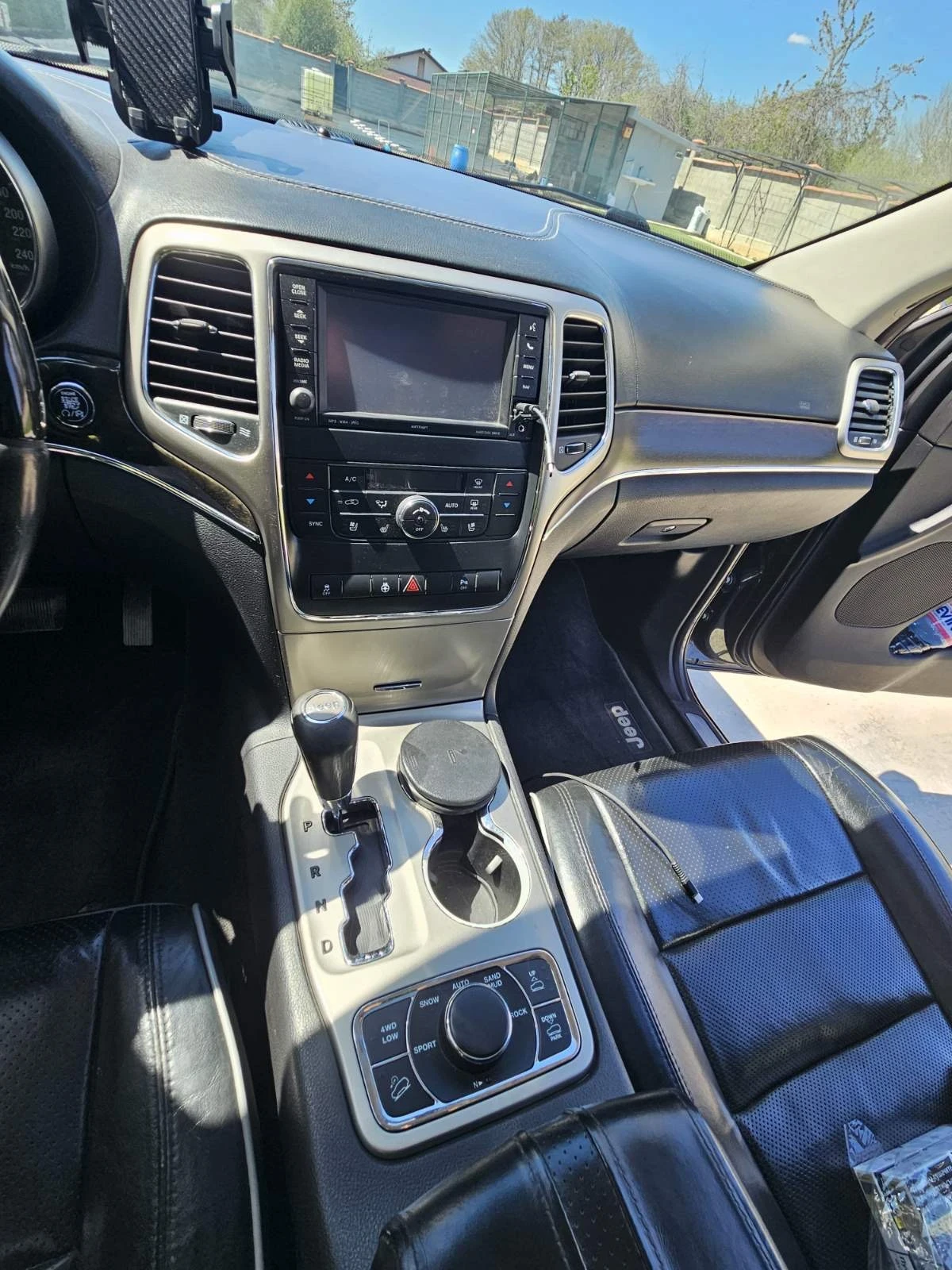 Jeep Cherokee Overland, снимка 17 - Автомобили и джипове - 54314520