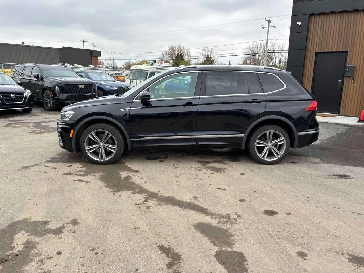VW Tiguan  Highline /CAMERA/FENDER/КЛИП НА МОТОРА , снимка 2 - Автомобили и джипове - 54562684
