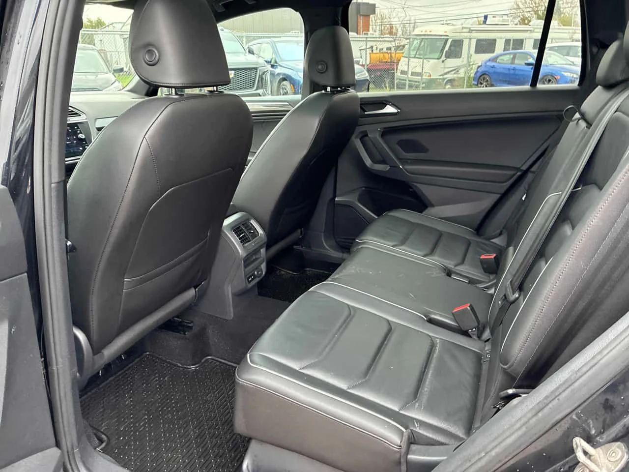 VW Tiguan  Highline /CAMERA/FENDER/КЛИП НА МОТОРА , снимка 13 - Автомобили и джипове - 54562684