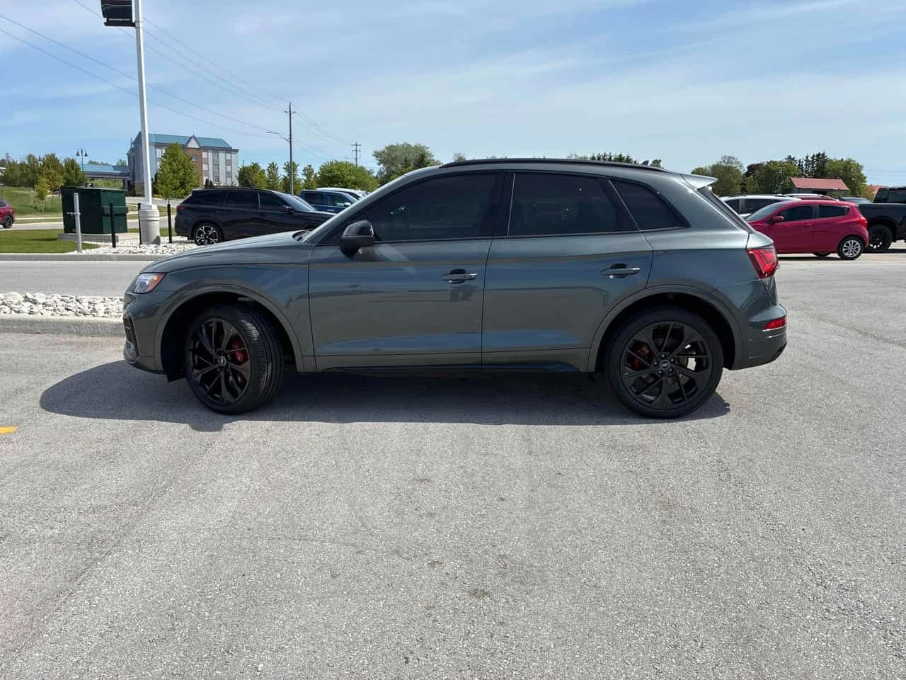 Audi SQ5 Technik | CARFAX | АВТОКРЕДИТ БЕЗ ПЪРВОНАЧАЛНА , снимка 3 - Автомобили и джипове - 55468008