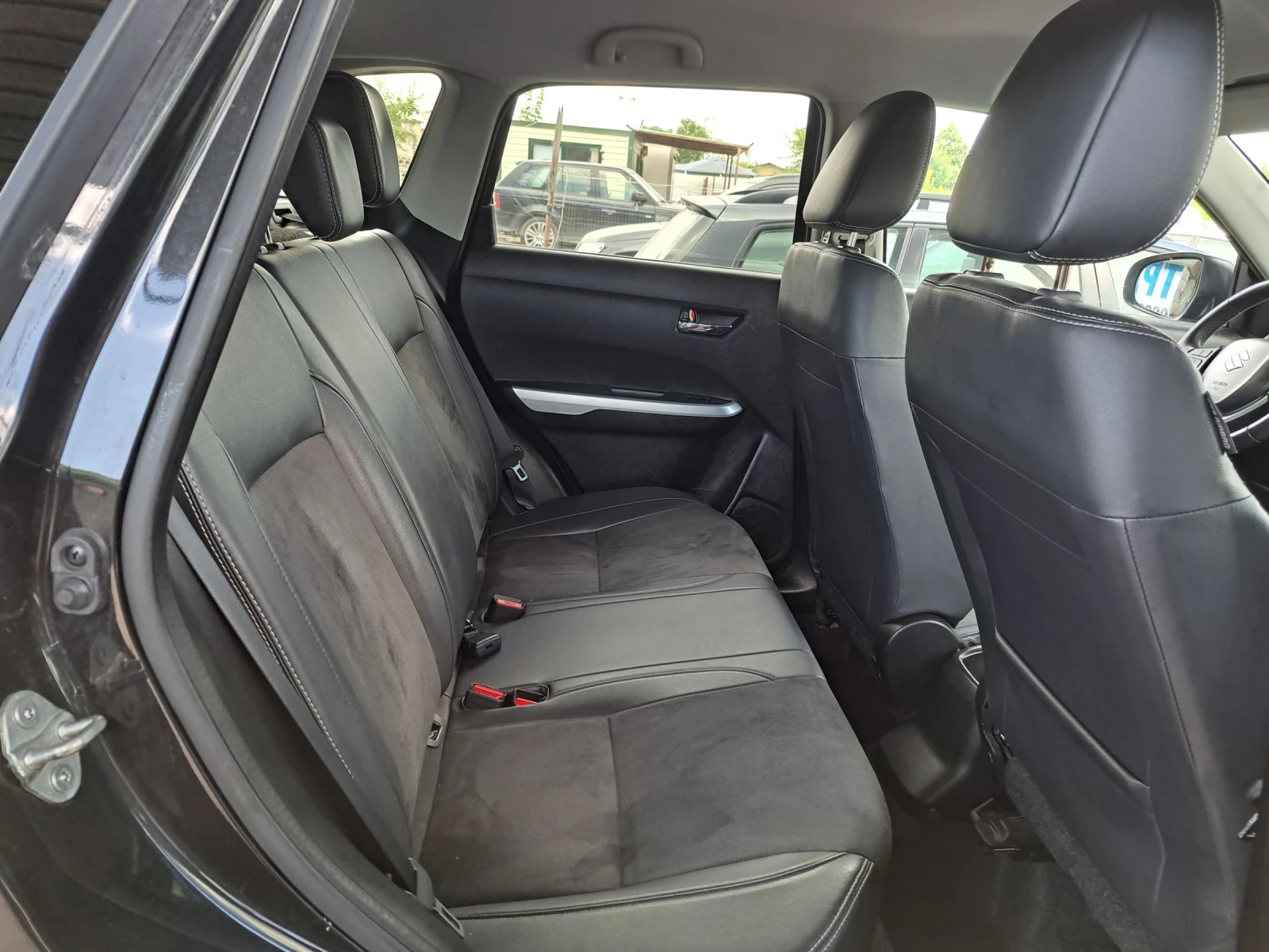 Suzuki Vitara 1.6 4х4 автомат , снимка 11 - Автомобили и джипове - 55565297