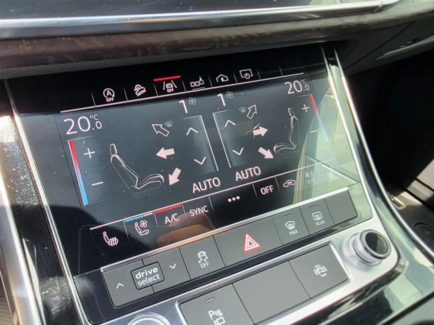 Audi Q8 55TFSI* MATRIX* S* LINE* 360������* LANE* ASSIST*  | Mobile.bg � ����������� 12