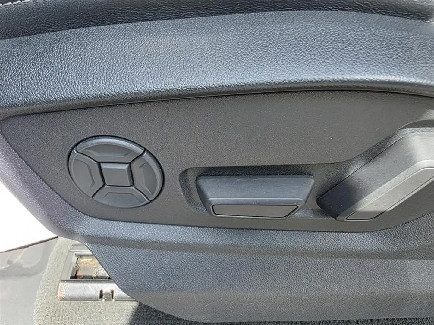Audi Q8 55TFSI* MATRIX* S* LINE* 360������* LANE* ASSIST*  | Mobile.bg � ����������� 15