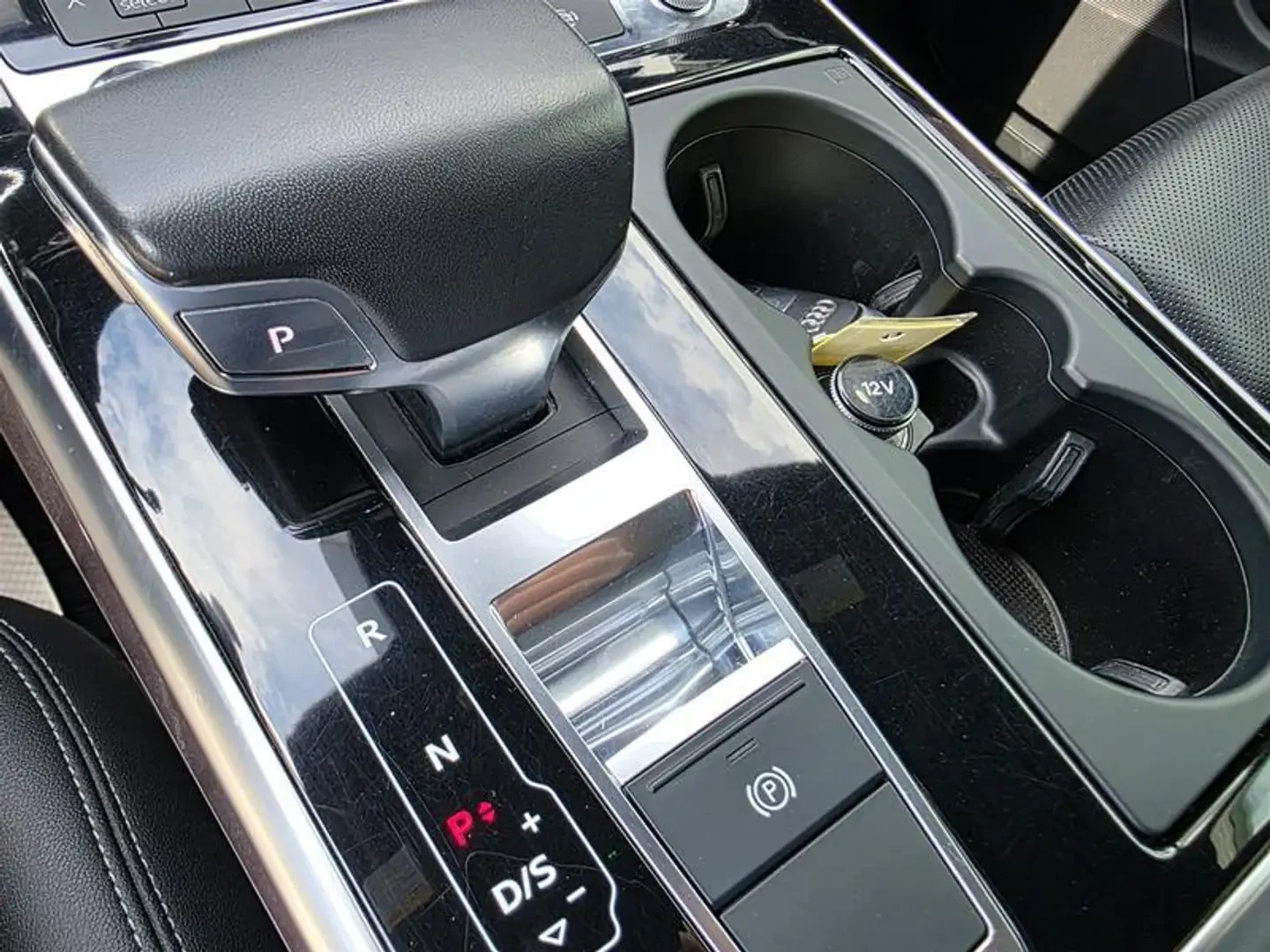 Audi Q8 55TFSI* MATRIX* S* LINE* 360������* LANE* ASSIST*  | Mobile.bg � ����������� 13