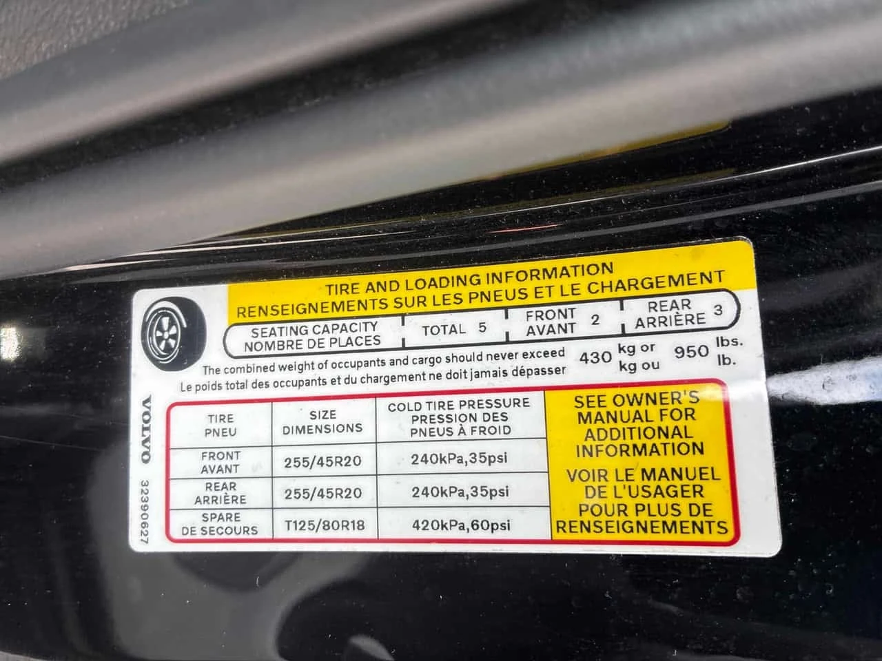 Volvo XC60 * Plus Dark Theme * АВТОКРЕДИТ* , снимка 11 - Автомобили и джипове - 56361818