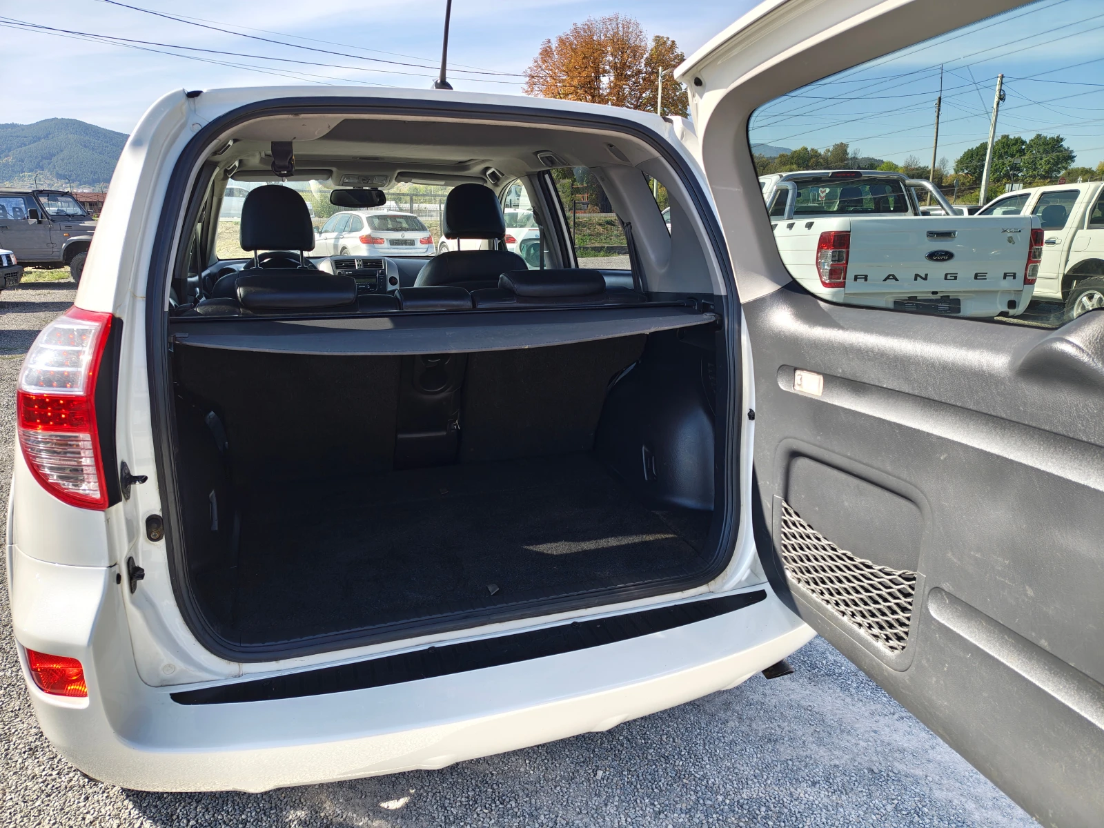 Toyota Rav4 2.2 D-cat | Mobile.bg � ����������� 9