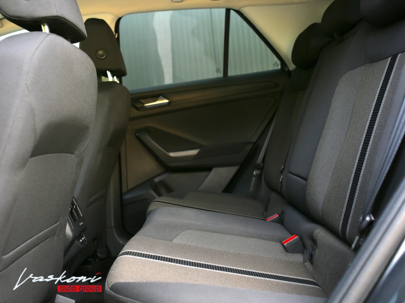 VW T-Roc 2.0 TDI, снимка 15 - Автомобили и джипове - 56525240