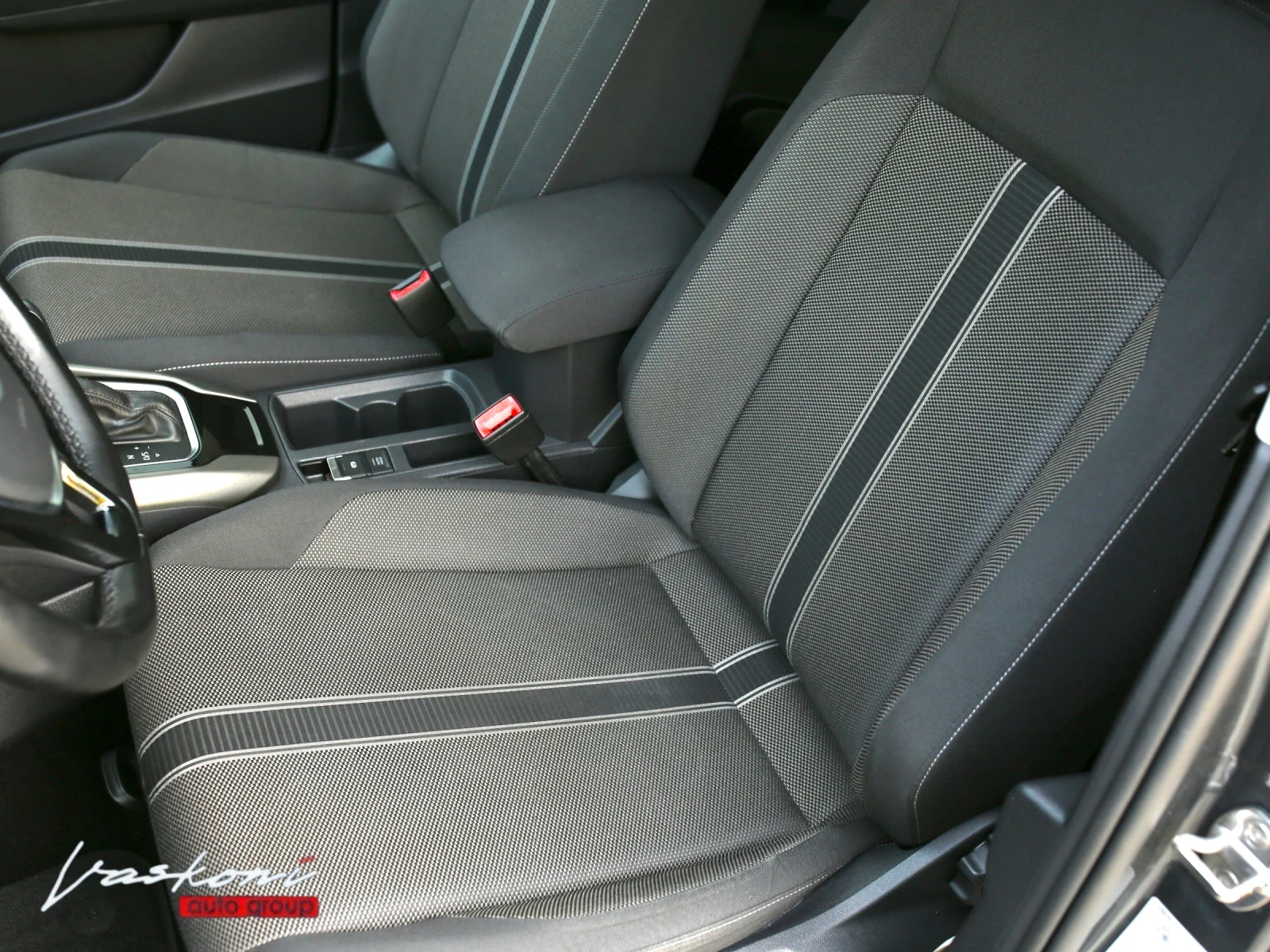 VW T-Roc 2.0 TDI, снимка 11 - Автомобили и джипове - 56525240