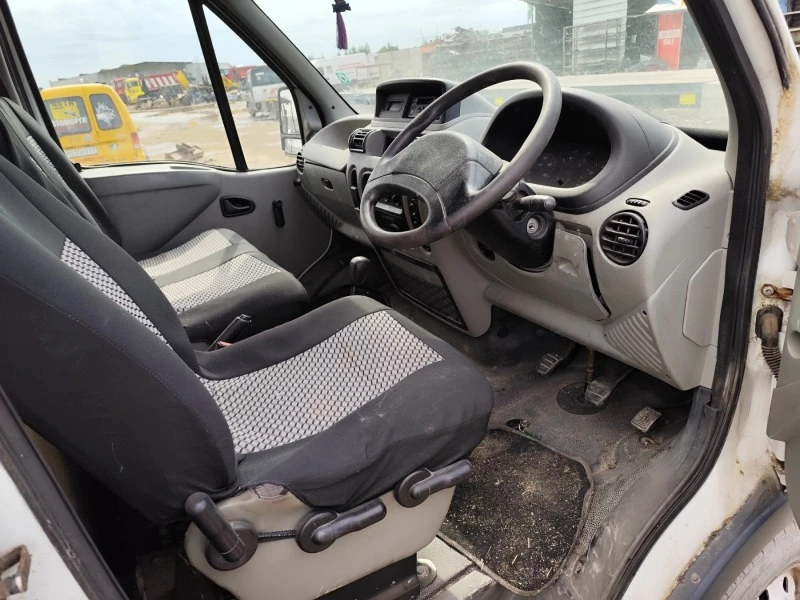 Renault Master 2.2dci, снимка 6 - Бусове и автобуси - 45872982